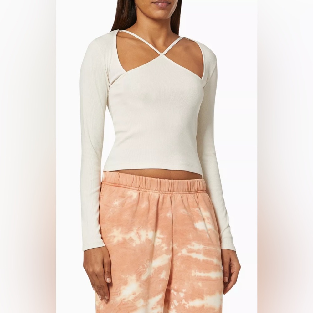 NINETY PERCENT
Ribbed Triangle Cut-Out Top in Organic Cotton size S